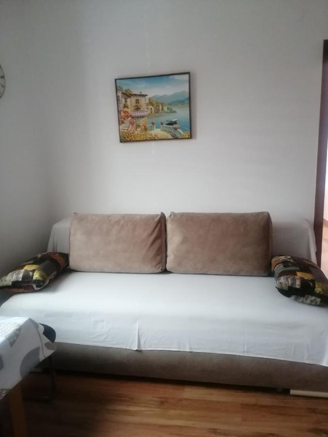 Lyon Apartment *