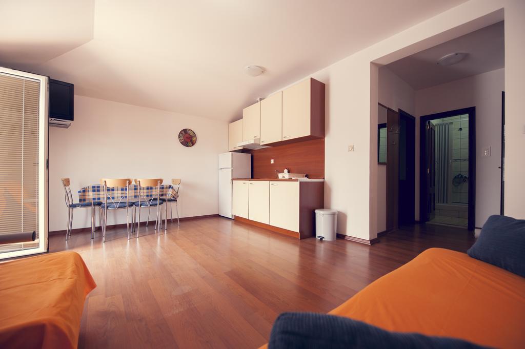 Lyon Apartment Budva