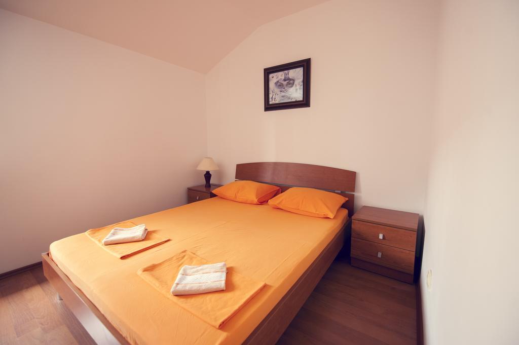 Lyon Apartment Budva