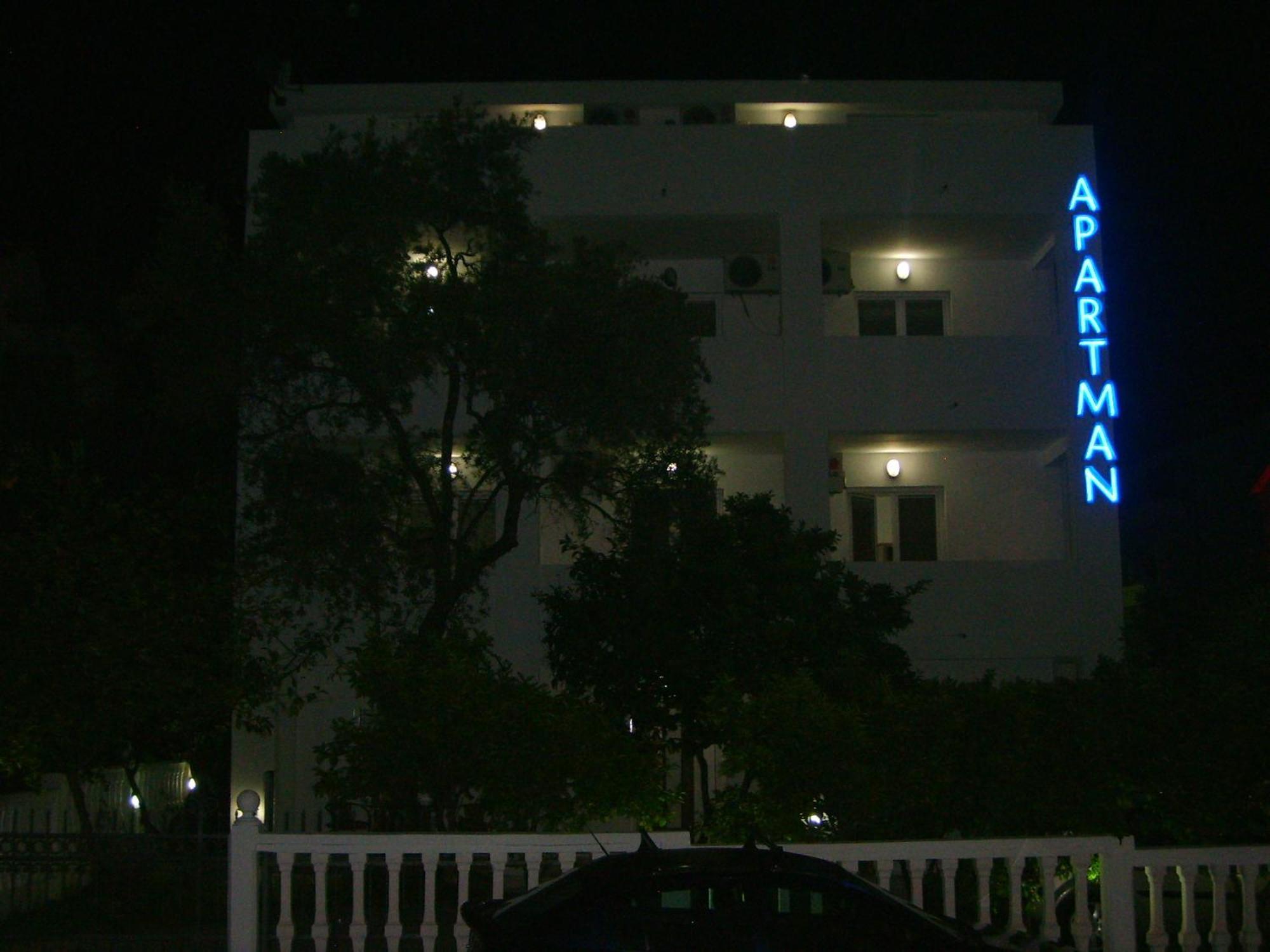 Apartment Lyon Budva