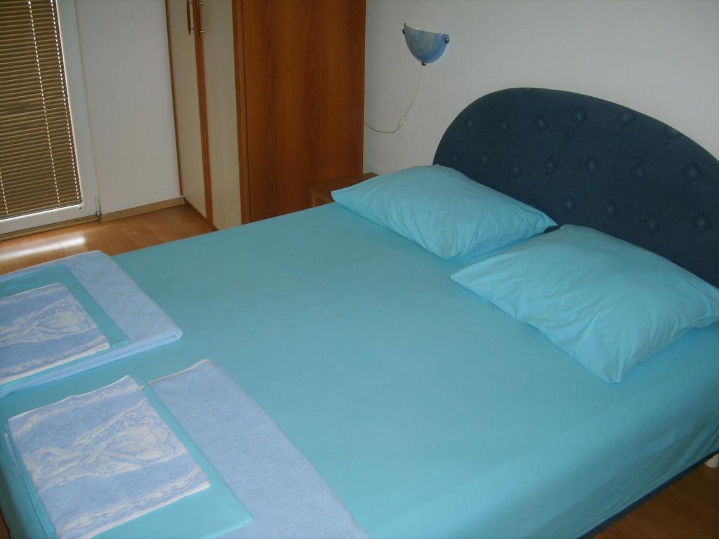 Lyon Apartment *